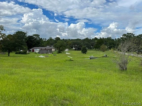 4th image of 1952 E Circle Dr S