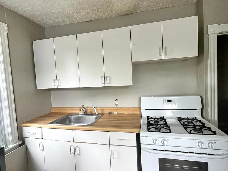 300-302 Washington St #300B — Photo 8