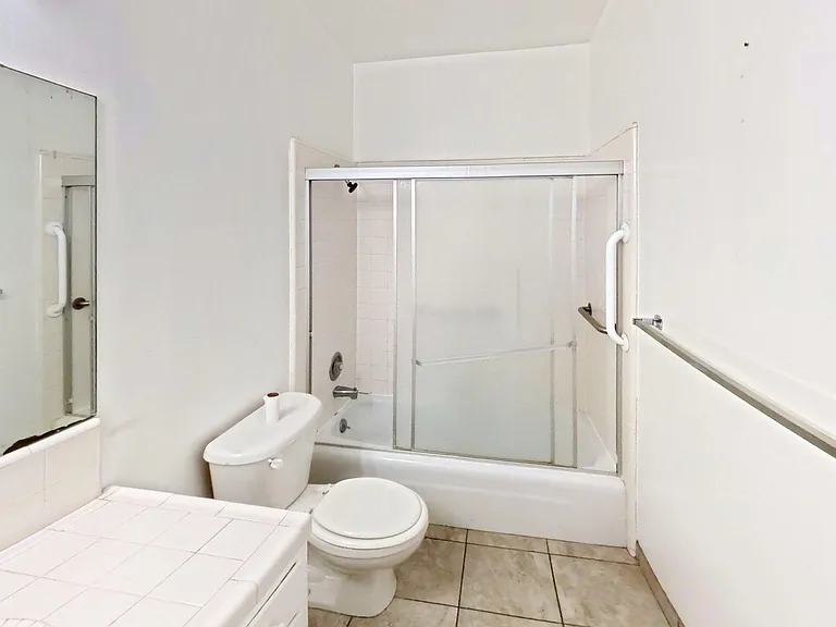 5090 N College Ave #109 — Photo 5