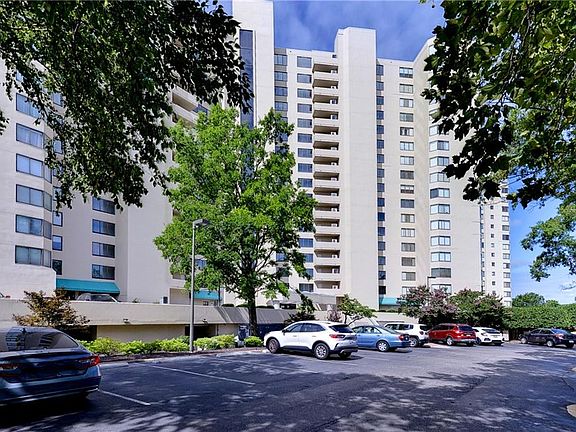 3rd image of 7501 River Rd APT 9B