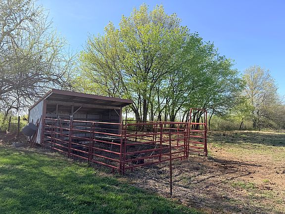 5th image of 2481 Thorn Road
