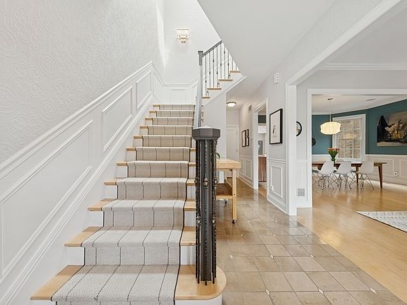 2nd image of 3643 N Oakley Ave