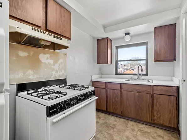 21-62 Melvin Court (Melvin Court Complex)