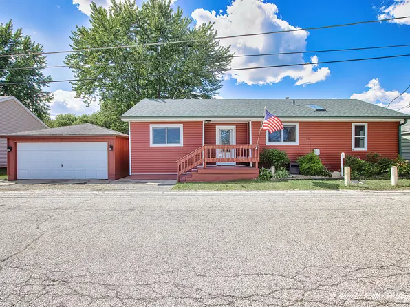 222 Eastwood Ave, Port Barrington, IL 60010