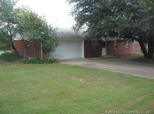 1104 NW 9th St, Stigler, OK 74462