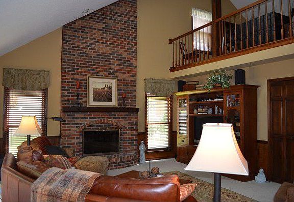 3rd image of 1132 Dartmoor Ct