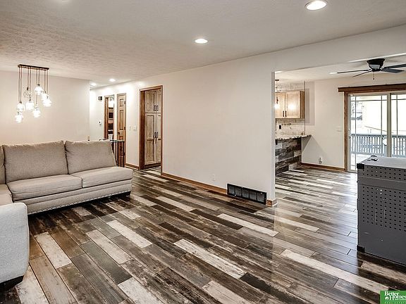 5th image of 11646 Queens Dr