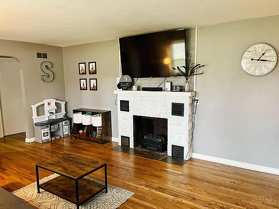3rd image of 5010 Central Ave