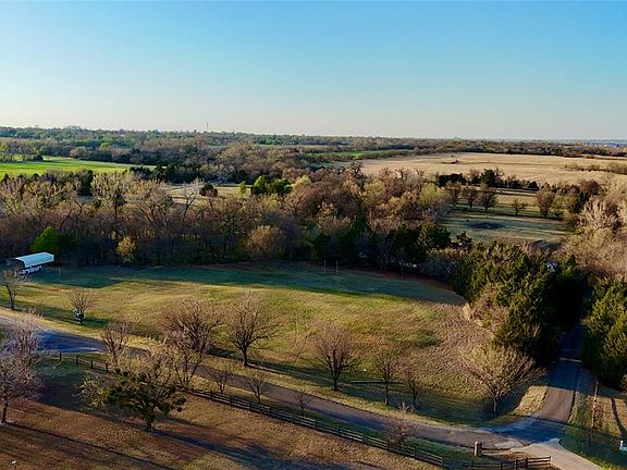 3rd image of 1 Horseshoe Bend Rd