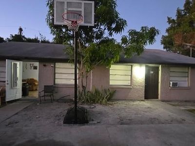 915 58th Avenue Dr E, Bradenton, FL, 34203