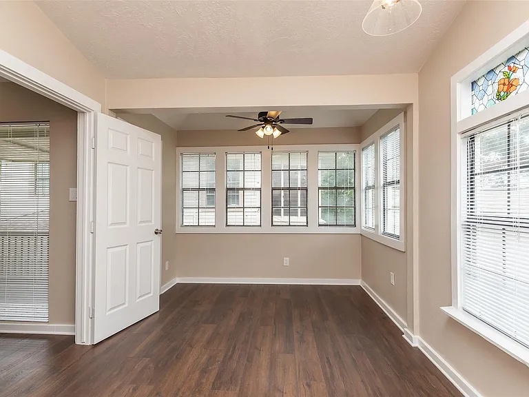 1611 Oakdale St — Photo 22