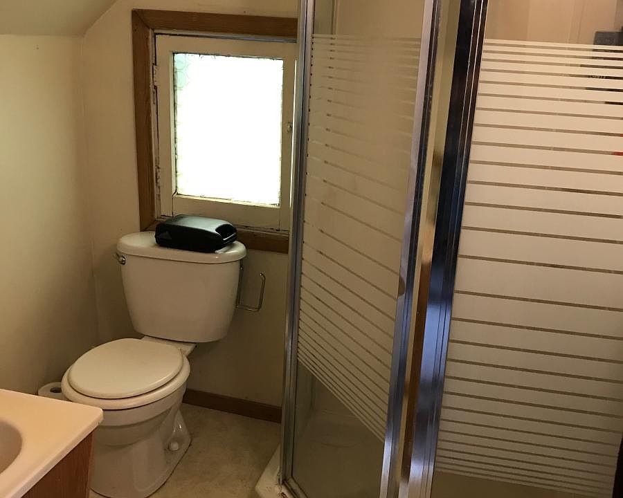 2nd image of 612 S Celia Ave