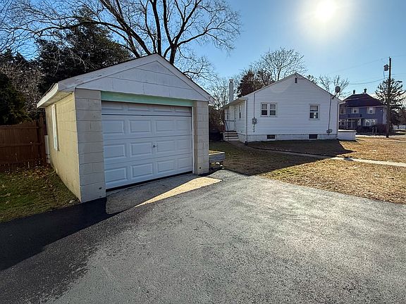 2nd image of 711 E Belmar Ave #1