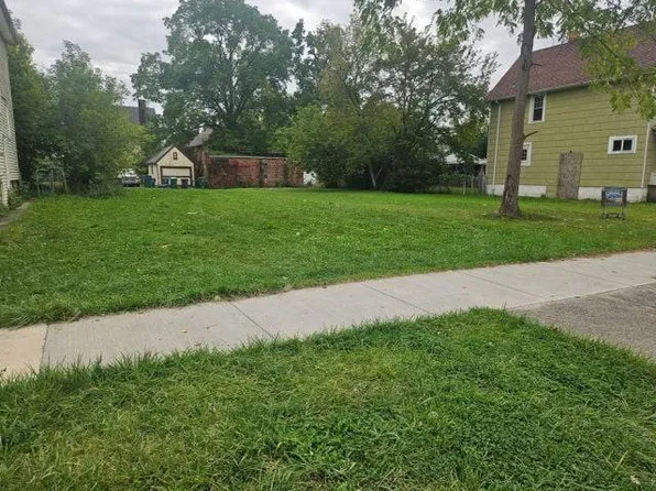 1879 Ontario Ave, Niagara Falls, NY 14305