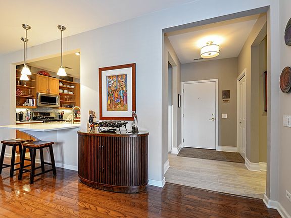 3rd image of 2951 Central St APT 205