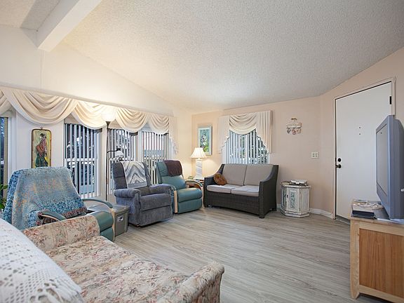 4th image of 1455 Puritan Dr