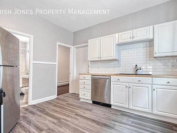 2nd image of 383 Auburn Ave APT 1