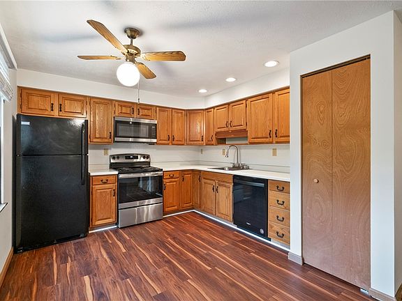 4th image of 1004 River Oaks Dr