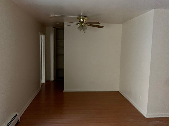 3rd image of 1533 W Jarvis Ave #309