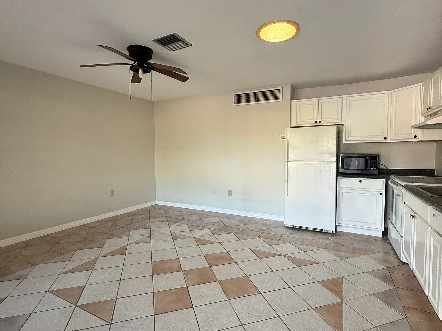 328 Ortiz Blvd — Photo 3