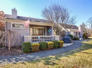 44 Buckskin Ln #B, Stratford, CT 06614