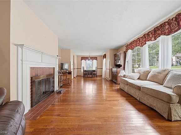 5th image of 41 8th St NE