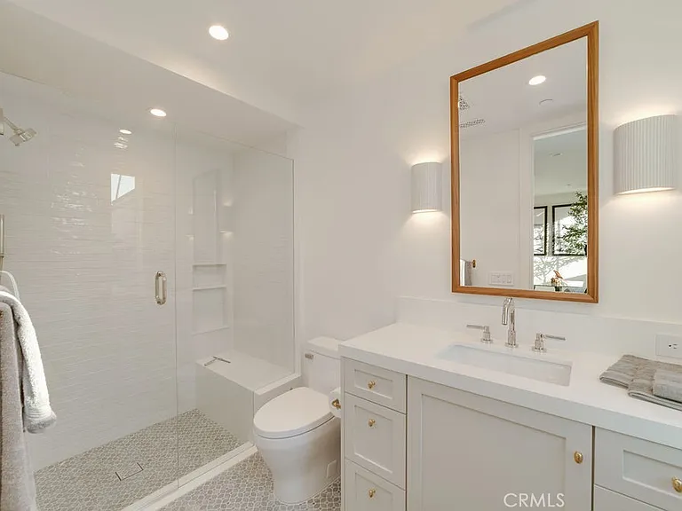 2820 Bayview — Photo 28
