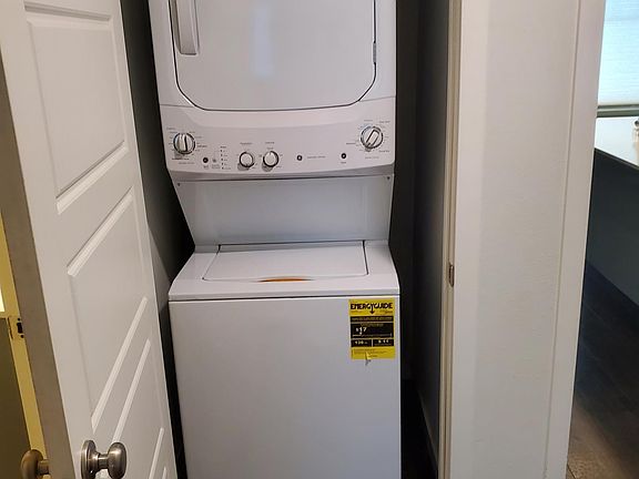 5th image of 816 Ruud Ln Unit 4