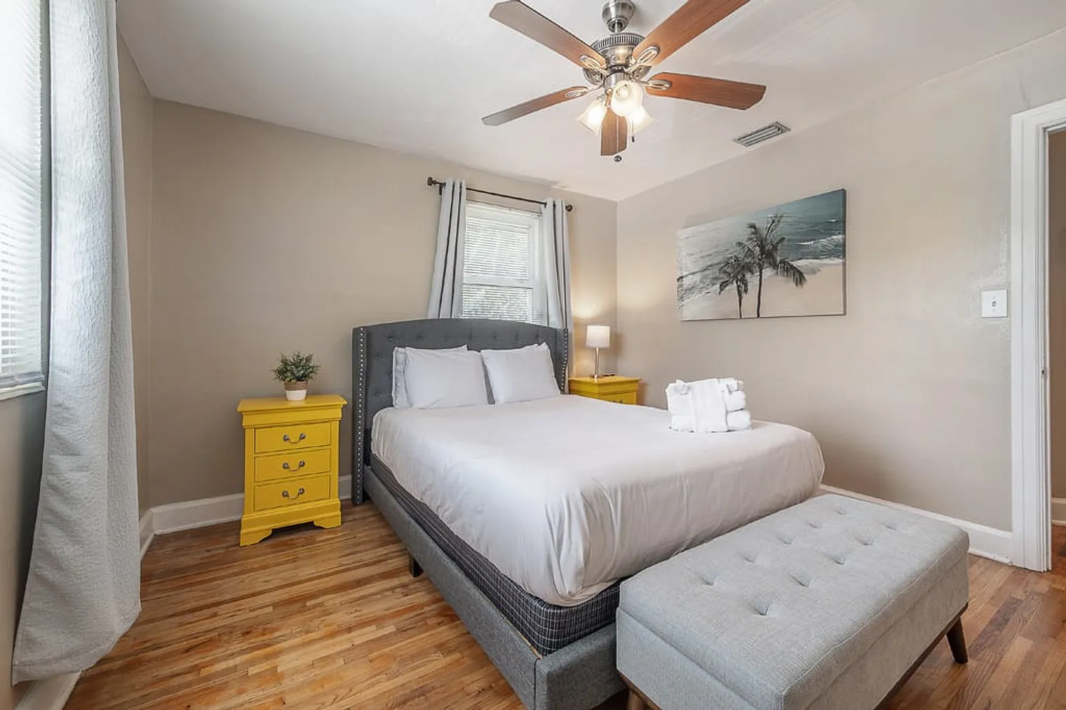 2 bed, 1.0 bath, $3,287 — Photo 2