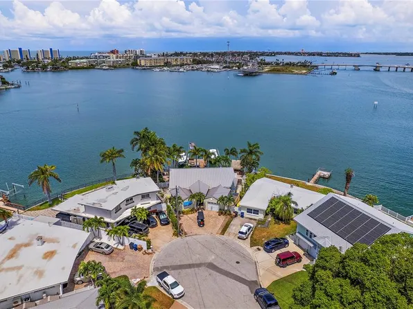 800 Bay Point Dr, Madeira Beach, FL 33708