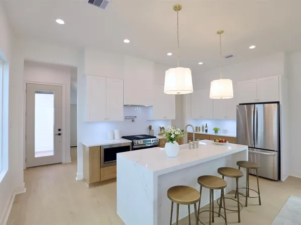 140 E 37th, Houston, TX 77018