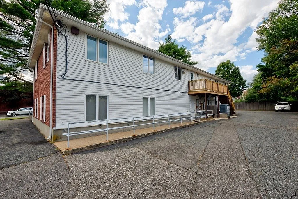 Studio, 1232 sqft, $1,800 — Photo 3