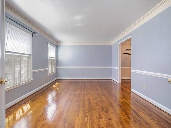 6840 April Ln