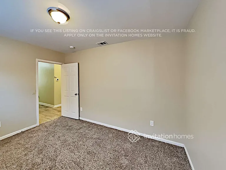 10027 Marcus Ave — Photo 11