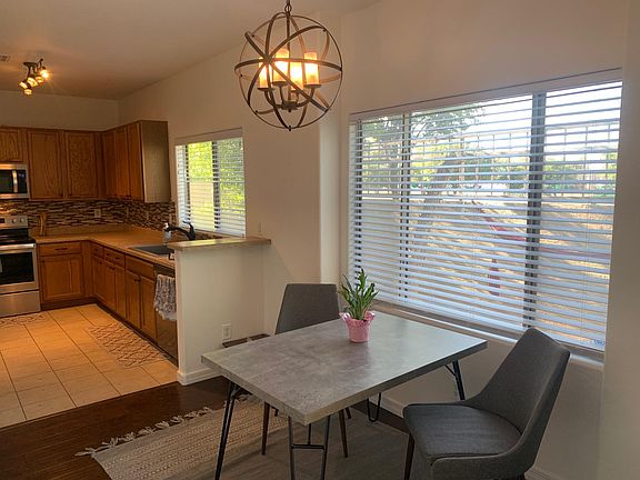 5th image of 2027 E University Dr #103