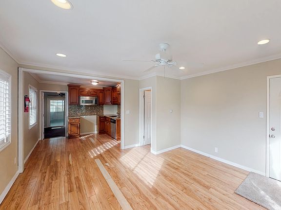 5th image of 15409 Halcourt Ave