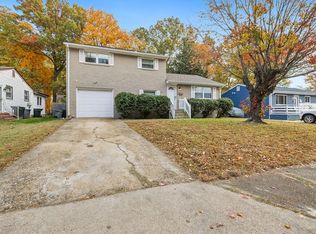 1126 Gatling Dr, Hampton, VA 23666