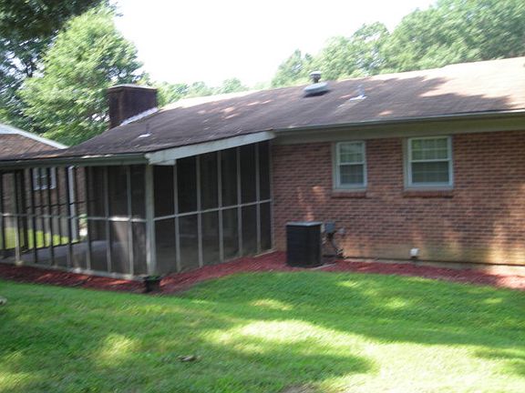 2nd image of 143 Graymont Pl