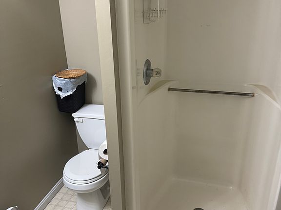 2nd image of 424 Hampshire Down