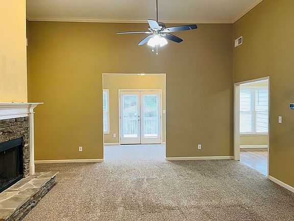 5th image of 70 Indian Bluff Dr