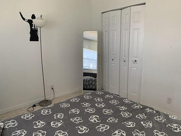 1st image of 5162 6th Ave #321
