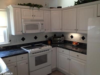 4th image of 8014 Walnut Knoll Ln
