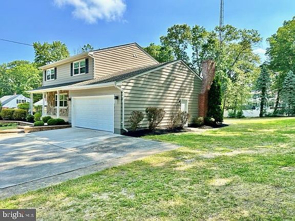 5th image of 19 Oak Dr