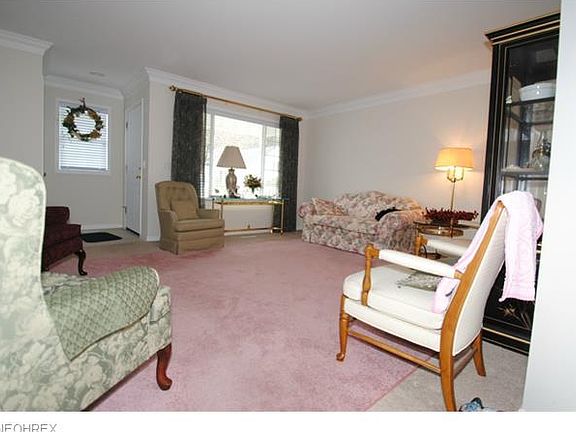 3rd image of 6860 Savannah Dr