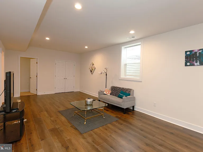 5705 Crestwood Pl — Photo 8