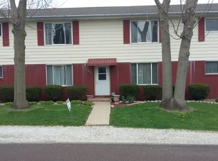 132 Elmridge Pl APT 1, Creve Coeur, IL 61610