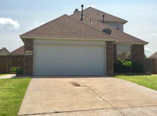 1418 SW 24th St, Moore, OK 73170