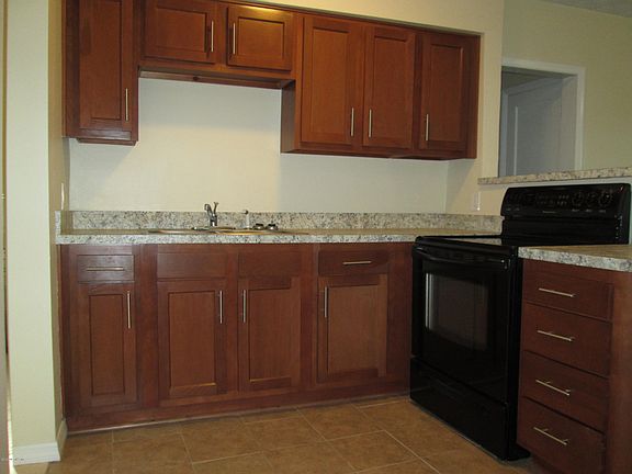 4th image of 6018 Hyram Ave