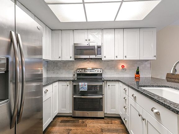 3rd image of 2926 Leotar Cir