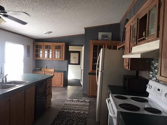 5th image of 618 Mountain Dr
